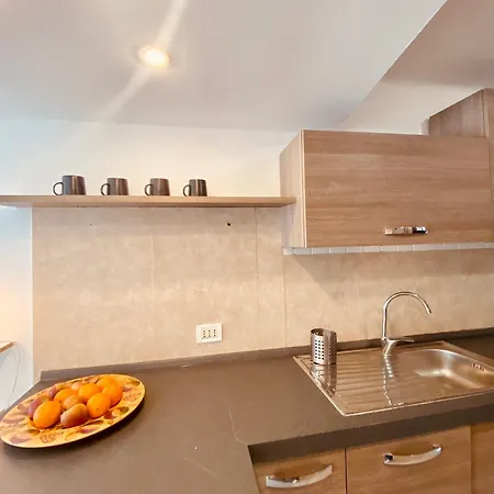 Beautiful Flat With Terrace And Sea View - Free Parking 公寓 *